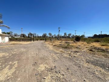 Se vende lote de 4,860 m2 cerca de la carretera Morelia-Toluca antes de llegar a la penitenciaria
