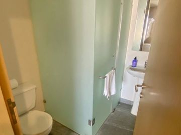 DEPARTAMENTO CON PRECIO DE OPORTUNIDAD, AMUEBLADO Y EQUIPADO EN RIVA, PUERTO CANCUN, IDEAL PARA RENTA VACACIONAL