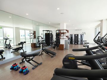 DEPARTAMENTO CON PRECIO DE OPORTUNIDAD, AMUEBLADO Y EQUIPADO EN RIVA, PUERTO CANCUN, IDEAL PARA RENTA VACACIONAL