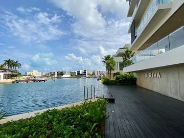 DEPARTAMENTO CON PRECIO DE OPORTUNIDAD, AMUEBLADO Y EQUIPADO EN RIVA, PUERTO CANCUN, IDEAL PARA RENTA VACACIONAL