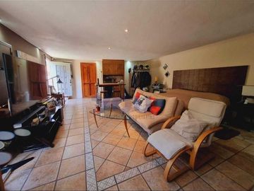 VENTA. RESIDENCIA. 2 LOFTS ADICIONALES. LOMAS DE GALLE ESCONDIDO. SEGURIDAD.