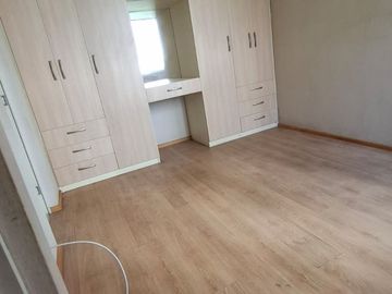 ¡Hermoso Departamento en Venta en Parque Central – 1er Piso con Amplio Patio!