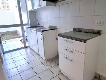 ¡Hermoso Departamento en Venta en Parque Central – 1er Piso con Amplio Patio!