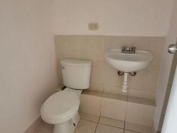 ¡Hermoso Departamento en Venta en Parque Central – 1er Piso con Amplio Patio!