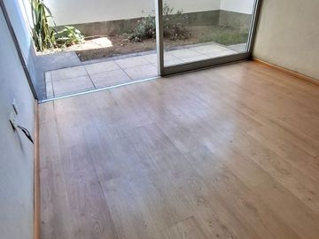 ¡Hermoso Departamento en Venta en Parque Central – 1er Piso con Amplio Patio!