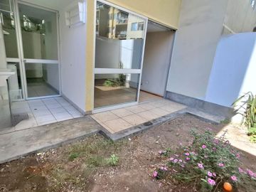 ¡Hermoso Departamento en Venta en Parque Central – 1er Piso con Amplio Patio!