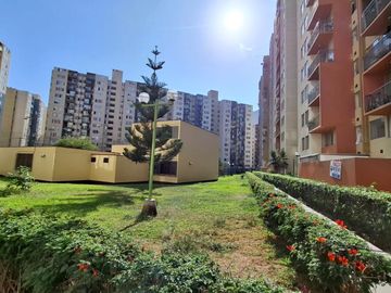 ¡Hermoso Departamento en Venta en Parque Central – 1er Piso con Amplio Patio!