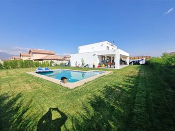 Casa en venta El Polo 4 dorm 3 baños con piscina en Machalí
