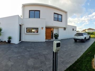 Casa en venta El Polo 4 dorm 3 baños con piscina en Machalí