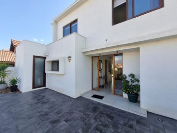 Casa en venta El Polo 4 dorm 3 baños con piscina en Machalí