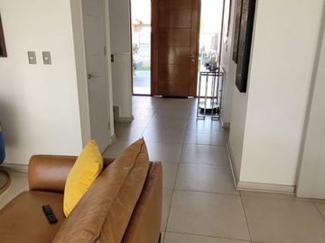 Casa en venta El Polo 4 dorm 3 baños con piscina en Machalí