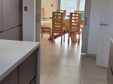 Casa en venta El Polo 4 dorm 3 baños con piscina en Machalí