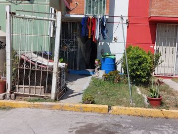 VENDO CASA DE 2 PLANTAS EN ECATEPEC