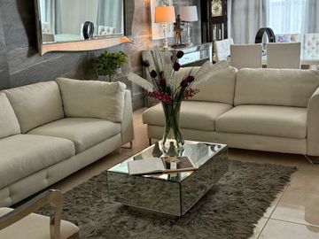 En VENTA Casa Residencial en el Fracc. Floresta