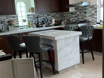 En VENTA Casa Residencial en el Fracc. Floresta