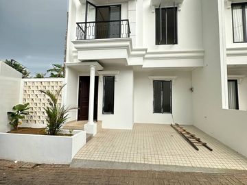 [JALAN 2 MOBIL] Rumah Jatibening Dekat Stasiun LRT Cikunir, SIAP HUNI Kota Bekasi ARR57) Jual Dijual