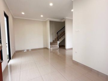 [JALAN 2 MOBIL] Rumah Jatibening Dekat Stasiun LRT Cikunir, SIAP HUNI Kota Bekasi ARR57) Jual Dijual