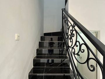 Rumah Jagakarsa, Baru 2 LANTAI Mewah Harga Murah di Jaksel Kota Jakarta Selatan (ARR109) Jual Dijual