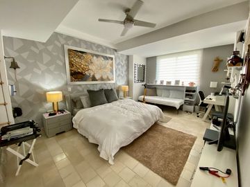 DEPARTAMENTO AMUEBLADO EN ARIA, PUERTO CANCUN, VISTA AL MAR Y LOS CANALES