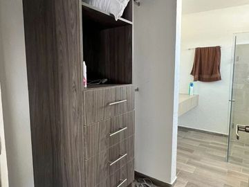 A MINUTOS DEL CLUB BURGOS MODERNA CASA CON ALBERCA PROPIA JARDIN