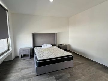 A MINUTOS DEL CLUB BURGOS MODERNA CASA CON ALBERCA PROPIA JARDIN