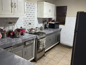 Venta Casa En Zona Comercial de Ventanilla