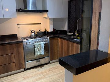 Venta Casa En Zona Comercial de Ventanilla