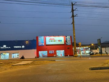 Venta Casa En Zona Comercial de Ventanilla