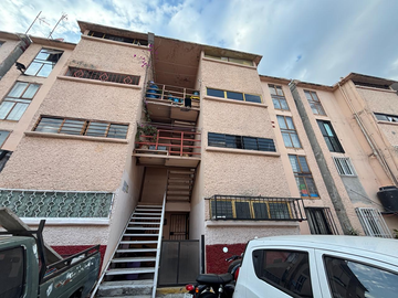 Departamento en venta en San Juan Xalpa, Iztapalapa, Cerca del metro Calle 11.