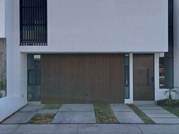 CASA EN VENTA EN ZONA MIRADOR, QUERETARO