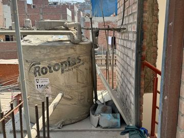 ¡Gran Oportunidad en San Juan de Lurigancho! Casa de 2 pisos con proyección a 6 pisos – Ideal para vivir, alquilar o invertir.