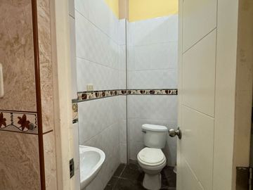 ¡Gran Oportunidad en San Juan de Lurigancho! Casa de 2 pisos con proyección a 6 pisos – Ideal para vivir, alquilar o invertir.