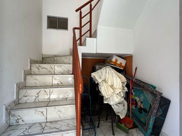 ¡Gran Oportunidad en San Juan de Lurigancho! Casa de 2 pisos con proyección a 6 pisos – Ideal para vivir, alquilar o invertir.