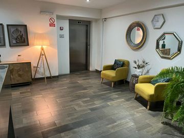Alquilo Departamento Amoblado 7mo piso Cayma Baja