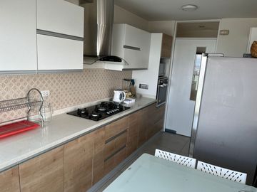 Alquilo Departamento Amoblado 7mo piso Cayma Baja