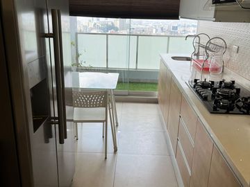 Alquilo Departamento Amoblado 7mo piso Cayma Baja