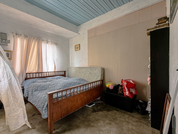 3 Bedroom with Attic and Basement - A 4 Storey artist's Haven