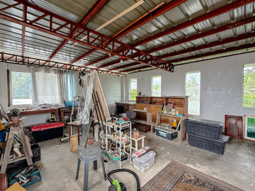 3 Bedroom with Attic and Basement - A 4 Storey artist's Haven
