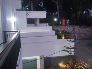 Rumah Balcony Cipageran, Baru 2 LANTAI Japanese, Mewah Harga Murah di Kota Cimahi Utara, Jual Dijual