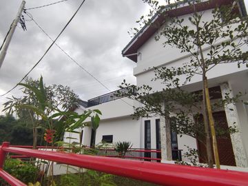 Rumah Balcony Cipageran, Baru 2 LANTAI Japanese, Mewah Harga Murah di Kota Cimahi Utara, Jual Dijual