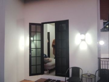 Rumah Balcony Cipageran, Baru 2 LANTAI Japanese, Mewah Harga Murah di Kota Cimahi Utara, Jual Dijual