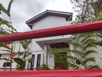 Rumah Balcony Cipageran, Baru 2 LANTAI Japanese, Mewah Harga Murah di Kota Cimahi Utara, Jual Dijual