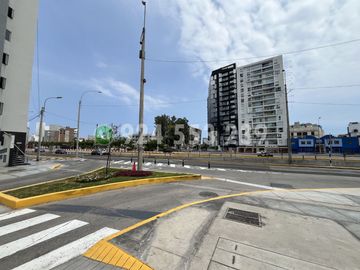 Alquilo Depa 01 dorm No cochera | 58 m² | 2do piso Escaleras | Miraflores – San Antonio