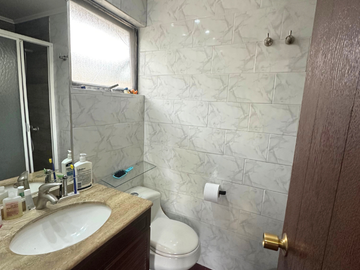 Gran Oportunidad en Peñalolén! Casa Remodelada en Condominio Privado