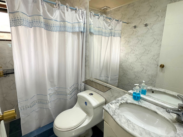 Gran Oportunidad en Peñalolén! Casa Remodelada en Condominio Privado