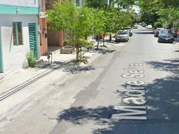 VENTA DE CASA EN VALLE DEL TOPO CHICO NUEVO LEON