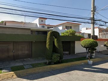 Casa en Venta. Bosques de Aragón, Ciudad Nezahualcóyotl, EDOMEX. Remate Hipotecario.