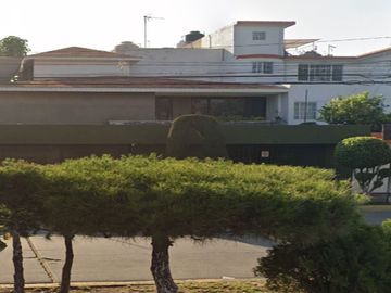 Casa en Venta. Bosques de Aragón, Ciudad Nezahualcóyotl, EDOMEX. Remate Hipotecario.