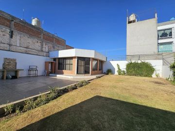 Casa Residencial en Venta en Guadalupe, en Privada Lomas de Bernárdez