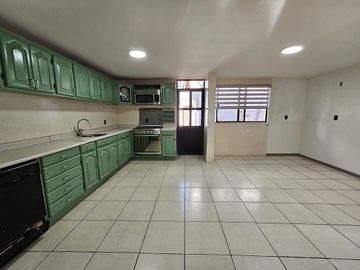 Casa Residencial en Venta en Guadalupe, en Privada Lomas de Bernárdez